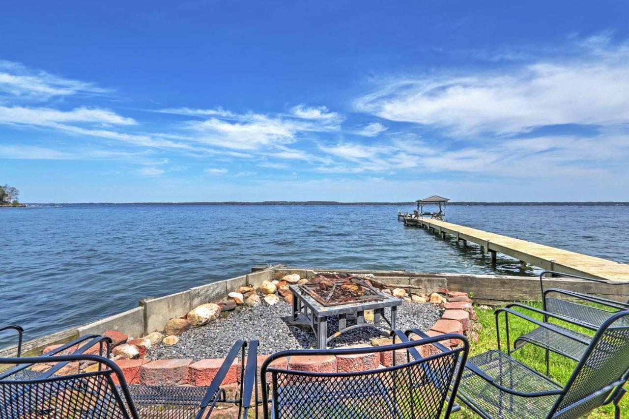 Waterfront Seneca Lake House Fire Pit And Boat Dock Geneva Exterior foto